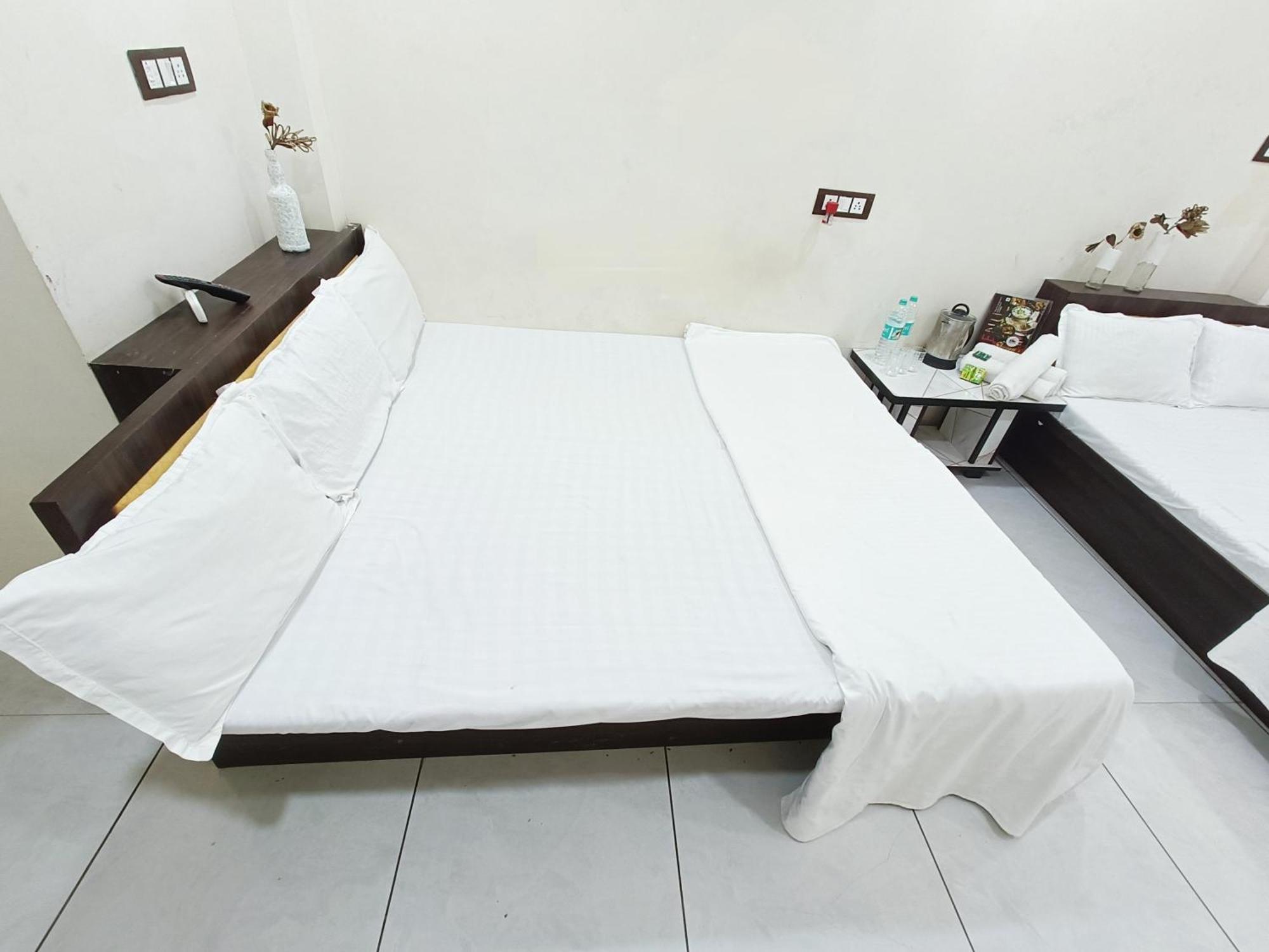 Ginger Hotels Ujjain Tower Kshipra Inn-Family Stay Airconditioned Hotel Экстерьер фото