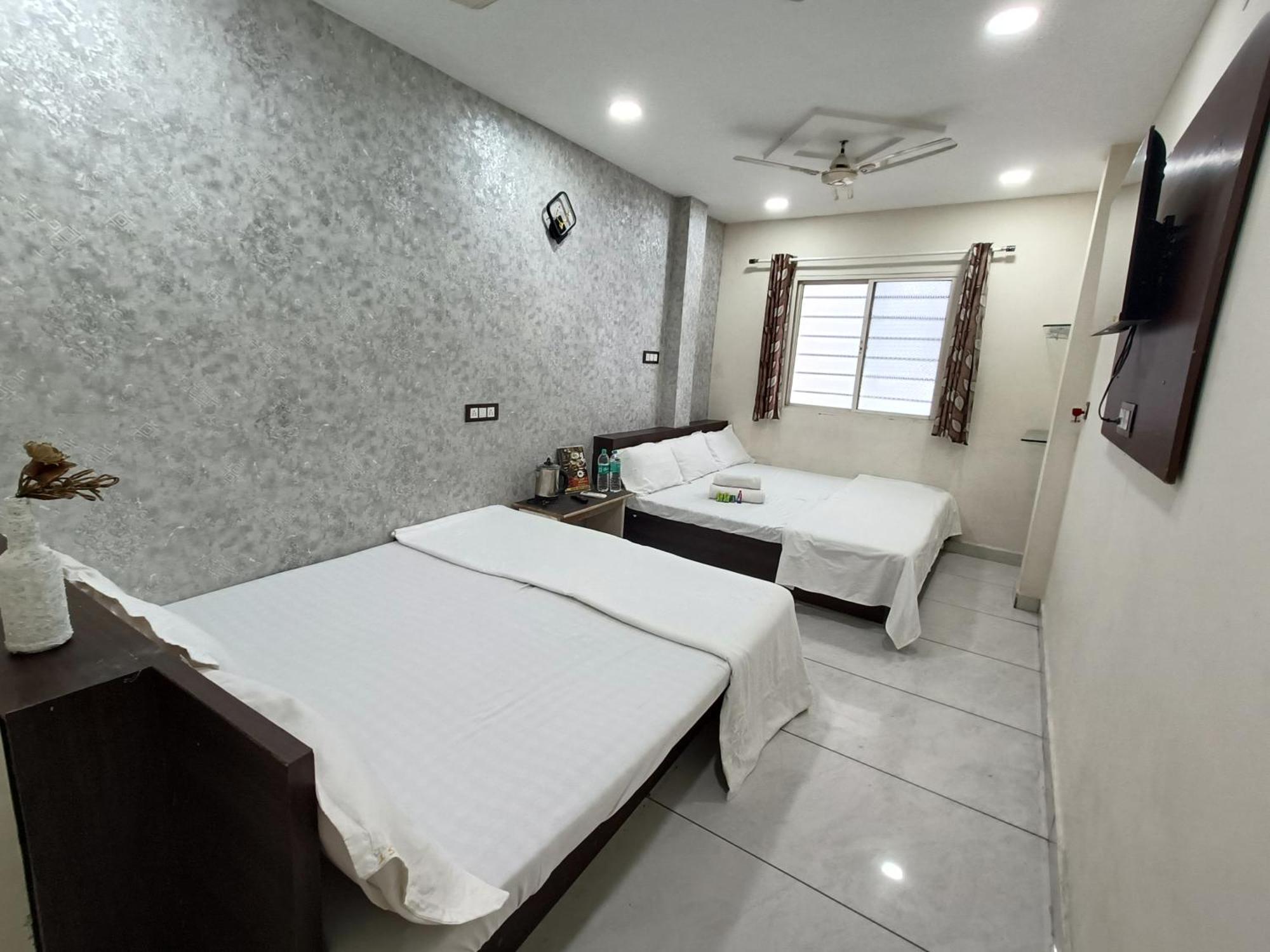 Ginger Hotels Ujjain Tower Kshipra Inn-Family Stay Airconditioned Hotel Экстерьер фото