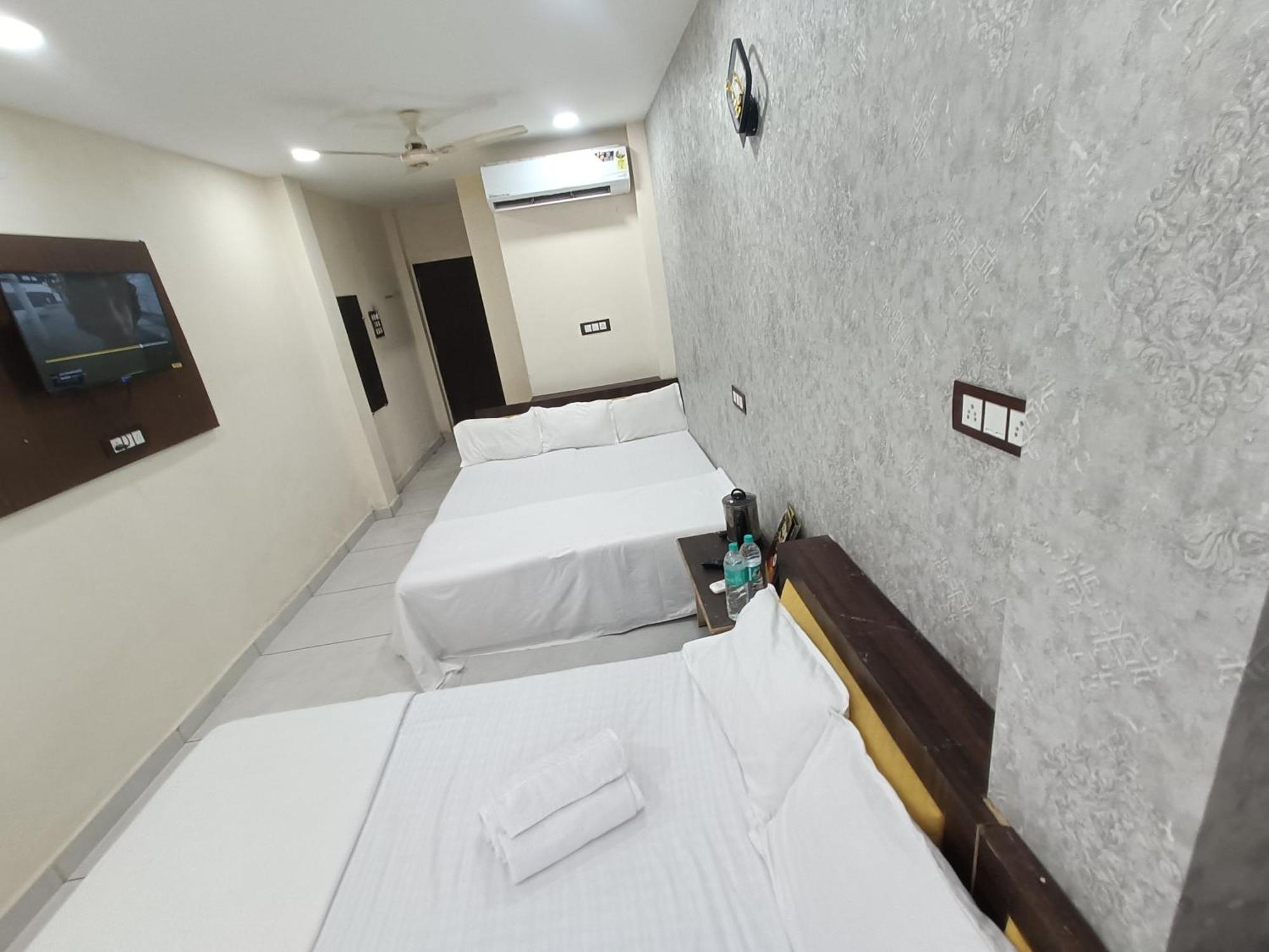 Ginger Hotels Ujjain Tower Kshipra Inn-Family Stay Airconditioned Hotel Экстерьер фото